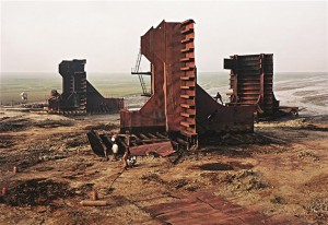 121113_Burtynsky_Chittagong_01